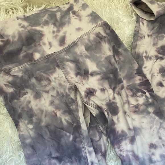 Lululemon 28” Diamond Dye Pink Bliss Graphite Purple size 2 - Picture 2 of 4